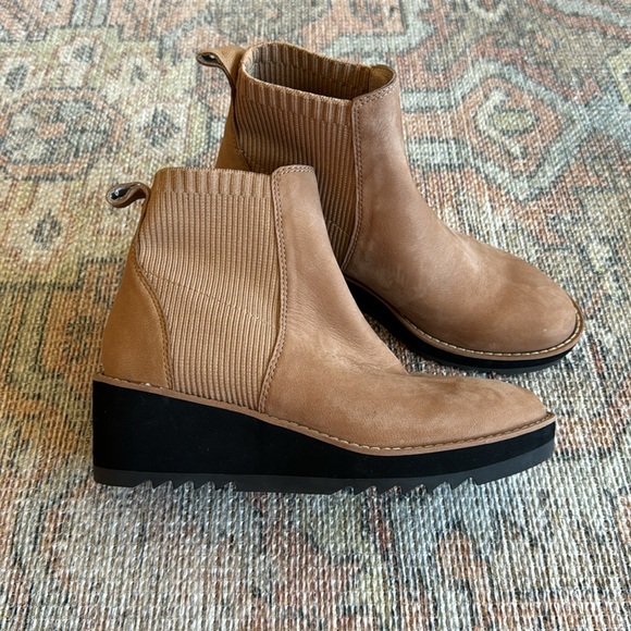 Eileen Fisher Lilou Wedge Chelsea Boot - Picture 2 of 6